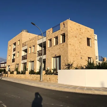 Daniel'S Apartments * Пафос